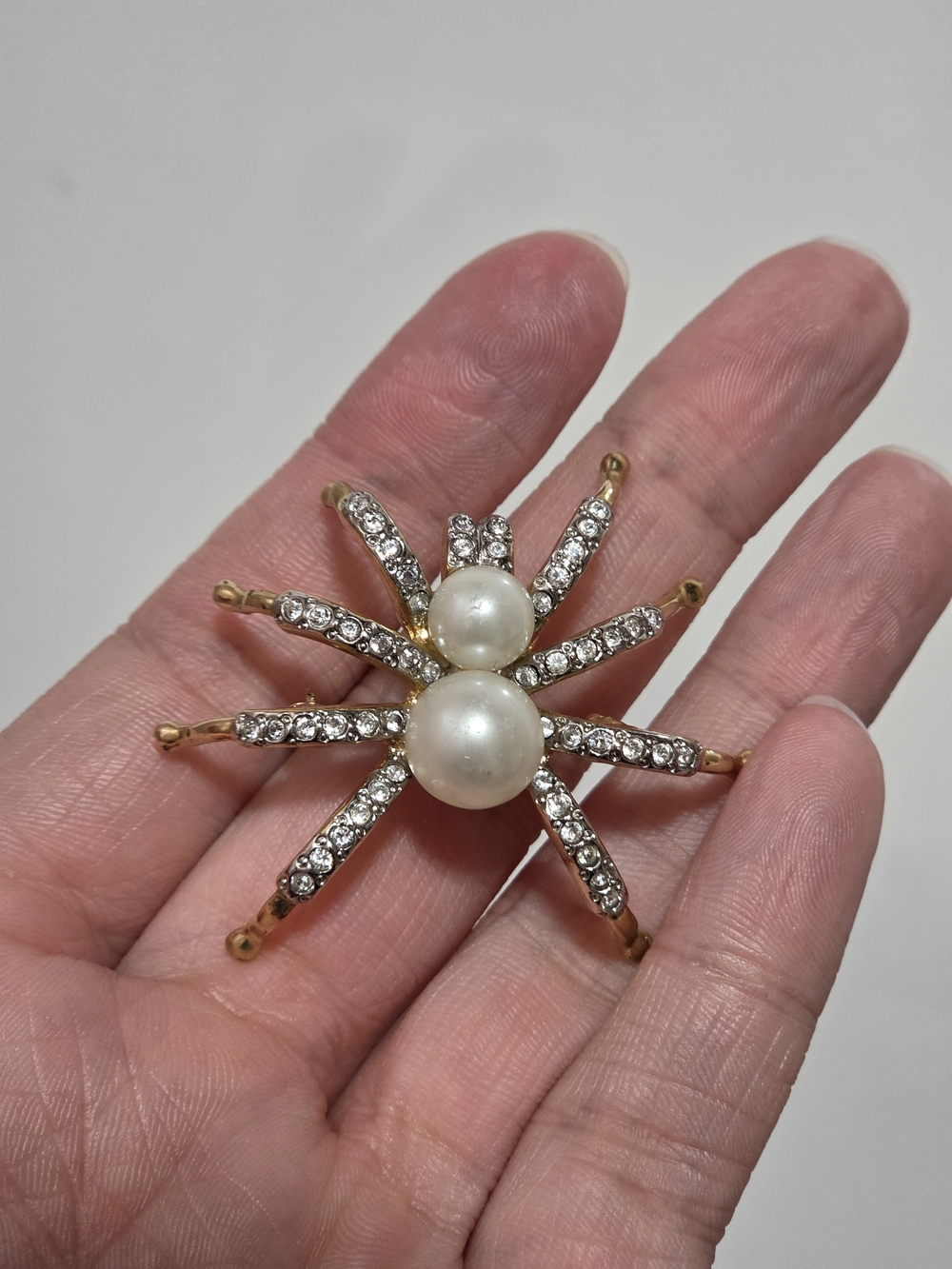 Gold-Tone Pearl & Crystal Spider Brooch - Women’s Fashion Brooch